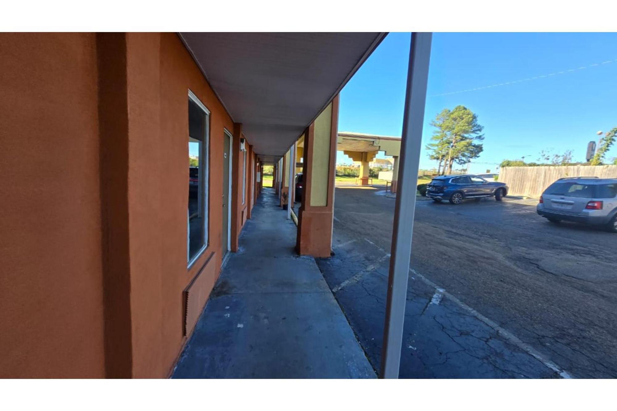 Diamond Inn Motel By Oyo Jackson Hwy 80- I-20 Exterior photo